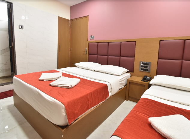 HOTEL AIRPORT ANNEX  संकास्थ पाडा वेल्फेअर सोसायटी, मरोळ, अंधेरी ईस्ट | Deluxe A/C  Quard Room